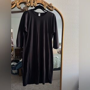 Snoga Black Swim Midi Dress. 3/4 sleeve.